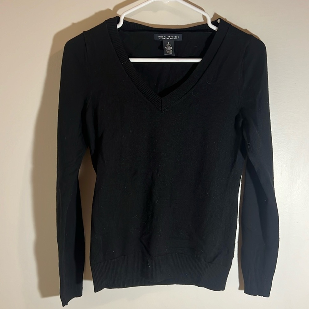 Women’s Banana Republic, Marina Wool Size Small V-Neck Black Sweater